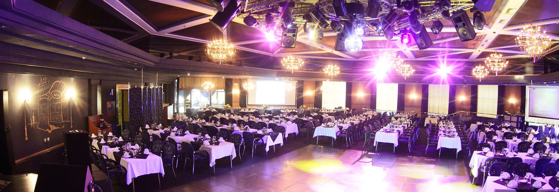 Dry Hire vs Full-Service Event Decoration