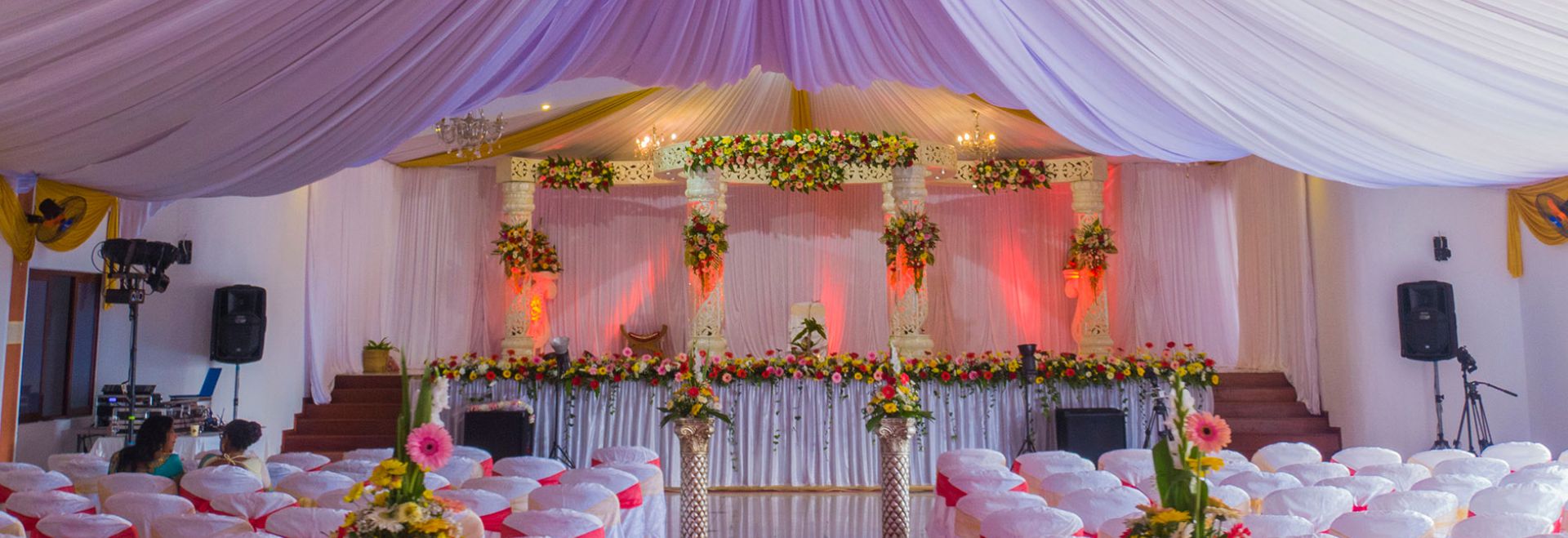 Essential Wedding Décor Items Available for Hire