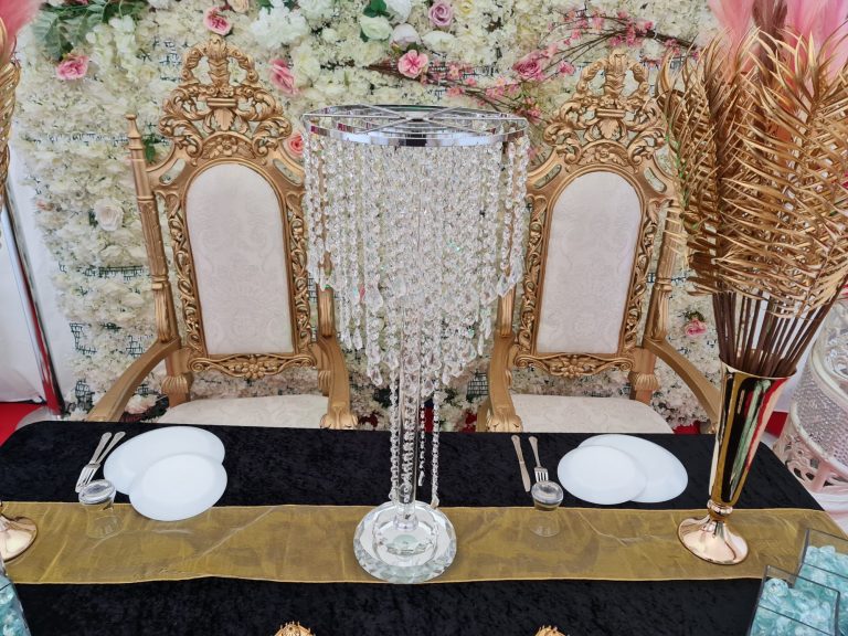 Head Table 5