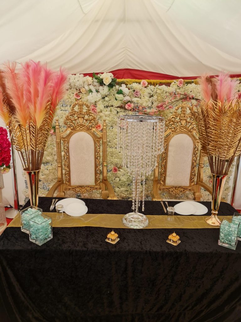 Head Table 6